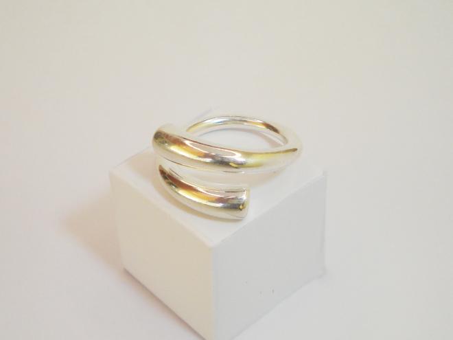 Anillo de plata